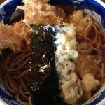 寿庵 - 上天ぷら蕎麦です。海老の天ぷらが二つです。