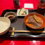 にくの匠 三芳 - すき焼きも肉厚なのにサラッと食べられるねん！