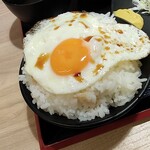 揚げ太郎 - ご飯（大盛り）、目玉焼き