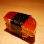 鮨 草平 - あん肝のカスタードプリンのような甘さとコクが全体を包み込み、旨味の塊として後味もハイトーンな余韻を残す。 このあん肝の味は何度か感じたことがありますが、全て一流店。確かな味です。