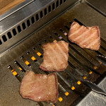 焼肉 ジャンボ - 