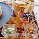 カフェラウンジ コアガリ - 雑穀キヌアの野菜パフェ、発酵食品3種のディップソース