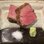 銀座 しのはら - 飛び牛のヒレ肉の柔らか味 赤身の旨味が溢れて舌が肉肌のエロさの虜に