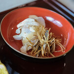 江戸前芝浜 - "棘鬣魚（まだひ）"w/牛蒡絲（きたきすせん）＋乾鰮（ごまめ）