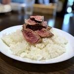 キャトルラパン - お肉 オンザライス