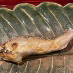 銀座 しのはら - 長良川の鮎 成魚だけに頭と中骨を取って貰い胴体部分のみ頂くことにする。