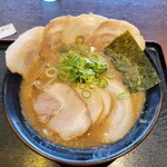 らーめん 与七 - あっさりチャーシュー麺