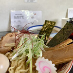 らー麺　Do・Ni・Bo - なんだこのメンマ