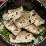 温石 - 炭火焼きのカマスと万願寺とうがらし