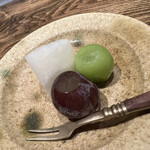 温石 - シャインマスカットと藤稔、幸水です