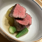 温石 - 知床牛のシンシンです。炭火焼きです。塩だけ。抜群にウンマイ！