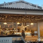 インダストリー - 2013.4.13(土)18時半 予約していたトラディショナル290円三本(^_^)