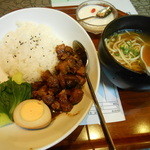 四川料理 川府 - 台湾魯肉飯＋半ラーメン