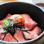 肉&チーズとハチミツ食べ放題 CHEESE MEAT GARDEN - 黒毛牛ローストビーフ丼