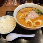 Misora-Men Hachibee - 辛味噌、味玉トッピング、餃子セット
