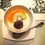 北京料理桂蘭 - 杏仁豆腐です。優しく上品な味わいに毎回ホッとさせられます。