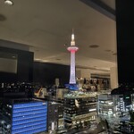 Zaki cchin saruvatore kuomo - 京都タワーが見えます