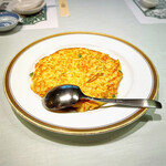 北京料理桂蘭 - 蟹と玉子炒め(蟹玉)です。蟹がたっぷり入っています。