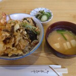 天八 - 納得丼（750円）