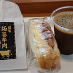 B's CAFE - 料理写真:極旨牛肉カレーパン¥180、ランチB(厚切りハムカツ&たまご¥300+アイスコーヒー¥200)¥450