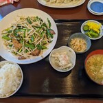 Akagi Shokudou - ニラレバ定食
