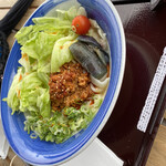 Binmugi Karuizawa Ten - I thought the food court might still be risky, so I ate outside! The rich Tantanmen mixed noodles were delicious!