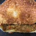 もりの下のパン店 - 断面図