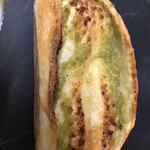 もりの下のパン店 - バターとずんだの山食