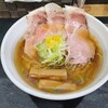 醤油らーめん ピース 本町店