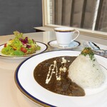 ロマン邸 - ロマン邸の牛すじ黒カレー