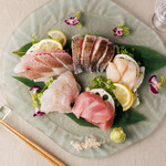 Directly delivered from Misaki Fishing Port! 5 kinds of fresh sashimi