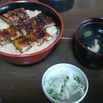 竹屋 - 鰻丼並と肝吸い、付だし。