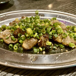 鮮魚と色鶏どりの酒処 ふ～ち～く～ち～ - ハツねぎ塩焼き