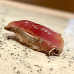 菊鮨 - ④ヤイト鰹（五島）〜大好きなスマ鰹、握りも美味い