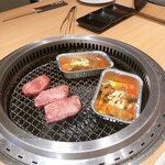 和牛放題の殿堂 秋葉原 肉屋横丁 焼肉 - 