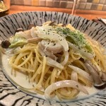 バルヨバナシ - ホタテのレモンクリームパスタ