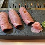 Yakiniku Tamaki - 『黒毛和牛 大トロ寿司（1,500円）』