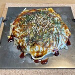 Meguriya - うどん肉玉に大葉とチーズトッピング