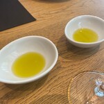 サーラ ビアンキ アル・ケッチァーノ - 2種類のオリーブオイル