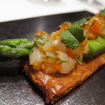 カンテサンス - 桜海老とボタン海老のマジパンチーズ焼き