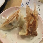 餃子ハウス 長安 - 豚レバーニラ炒定食700円後から登場餃子