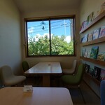 絵本カフェ測量船 - 