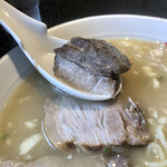 薩摩っ子ラーメン - 味の染みこんだチャーシュー・厚いな(^^)