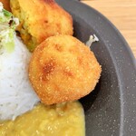 Nilu curry - スリランカカツレツ・２個。200円