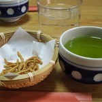 たけとも食堂 - 緑茶とサービスの塩かりんとう