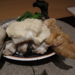 神保町 傳 - 浜に打ち上げられた大浅利　湯葉のソース　海苔と菜の花