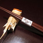 神保町 傳 - 赤座海老の箸置き♪イラストもかわいい。