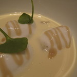 エディション・コウジ シモムラ - ホワイトアスパラの冷製ブルーテ　ラングスティーヌ