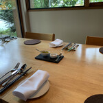 Restaurant efu a - 桌子