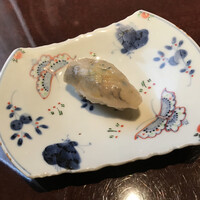 鮨　銀座　鰤門 - 握りは天使の海老の昆布締めからスタート
                      あんま〜〜〜い！ニューカレドニア産の海老